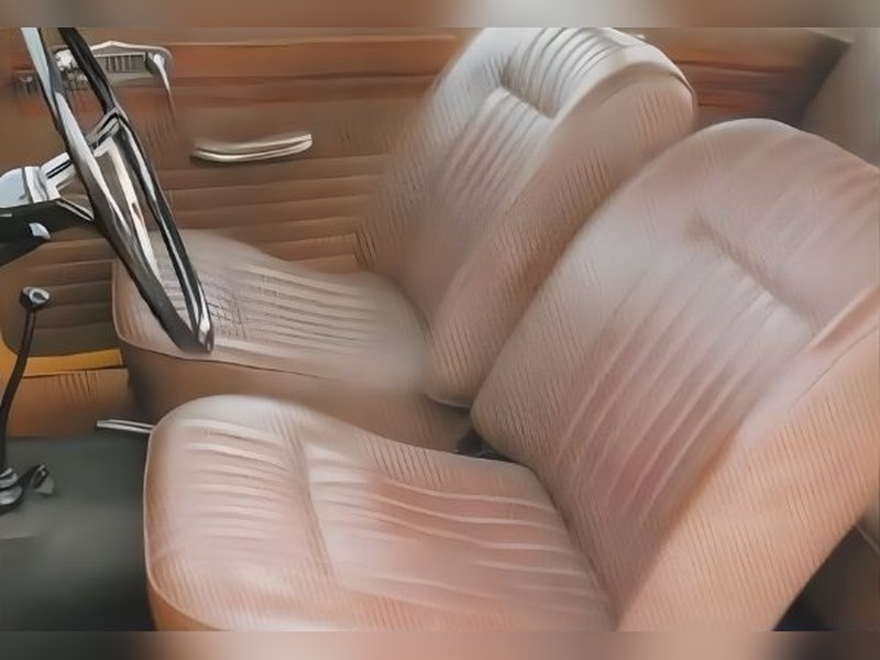 Foto da característica: Banco Courvim Marrom