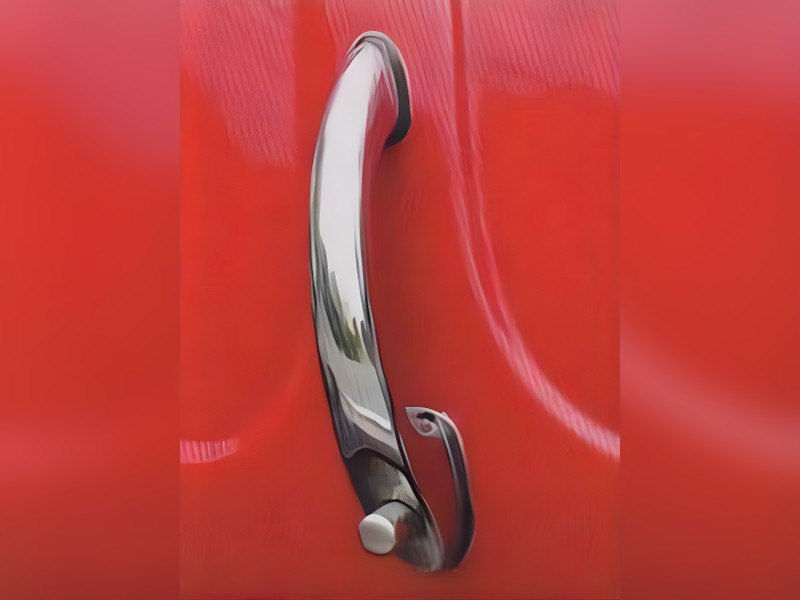 Foto da característica: Trava Capô Dianteiro Botão Cromado